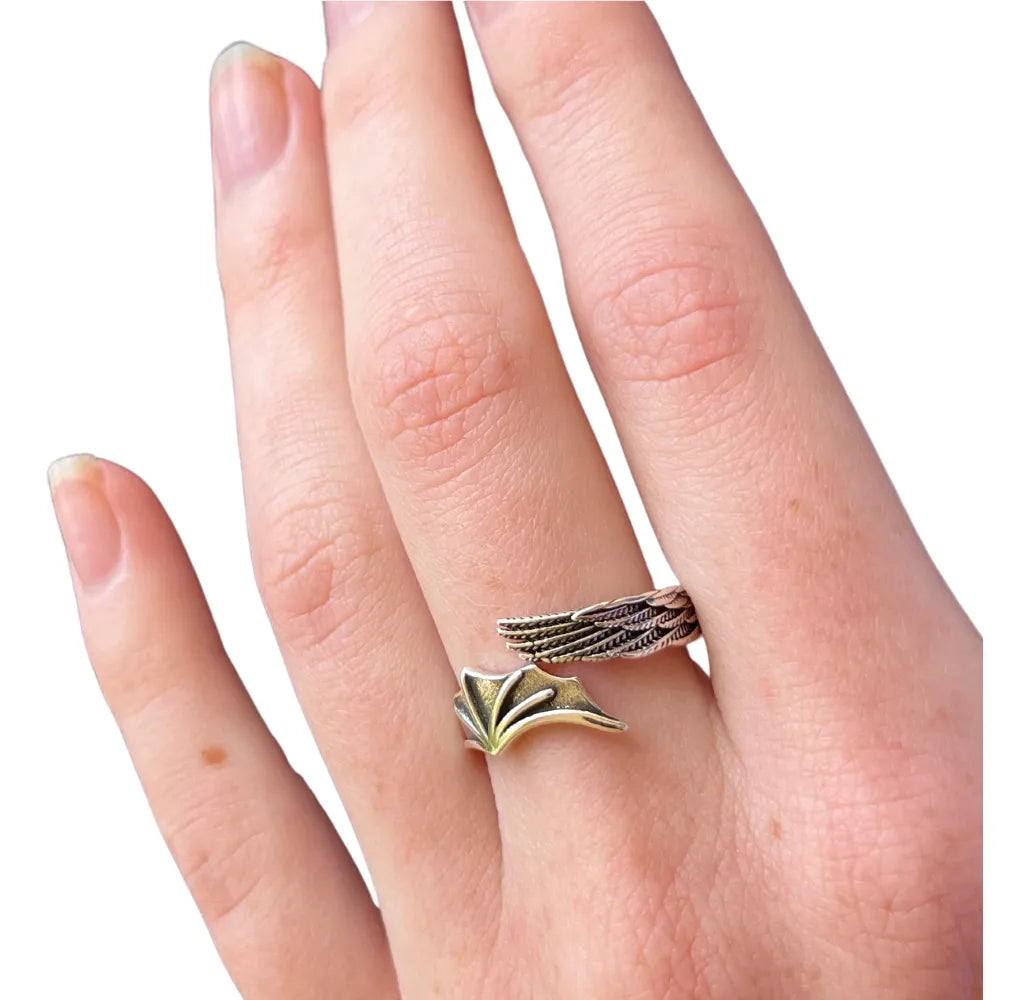 ANILLO MITAD ANGEL / MITAD DIABLO (UNA UNIDAD) + STICKERS DE REGALO